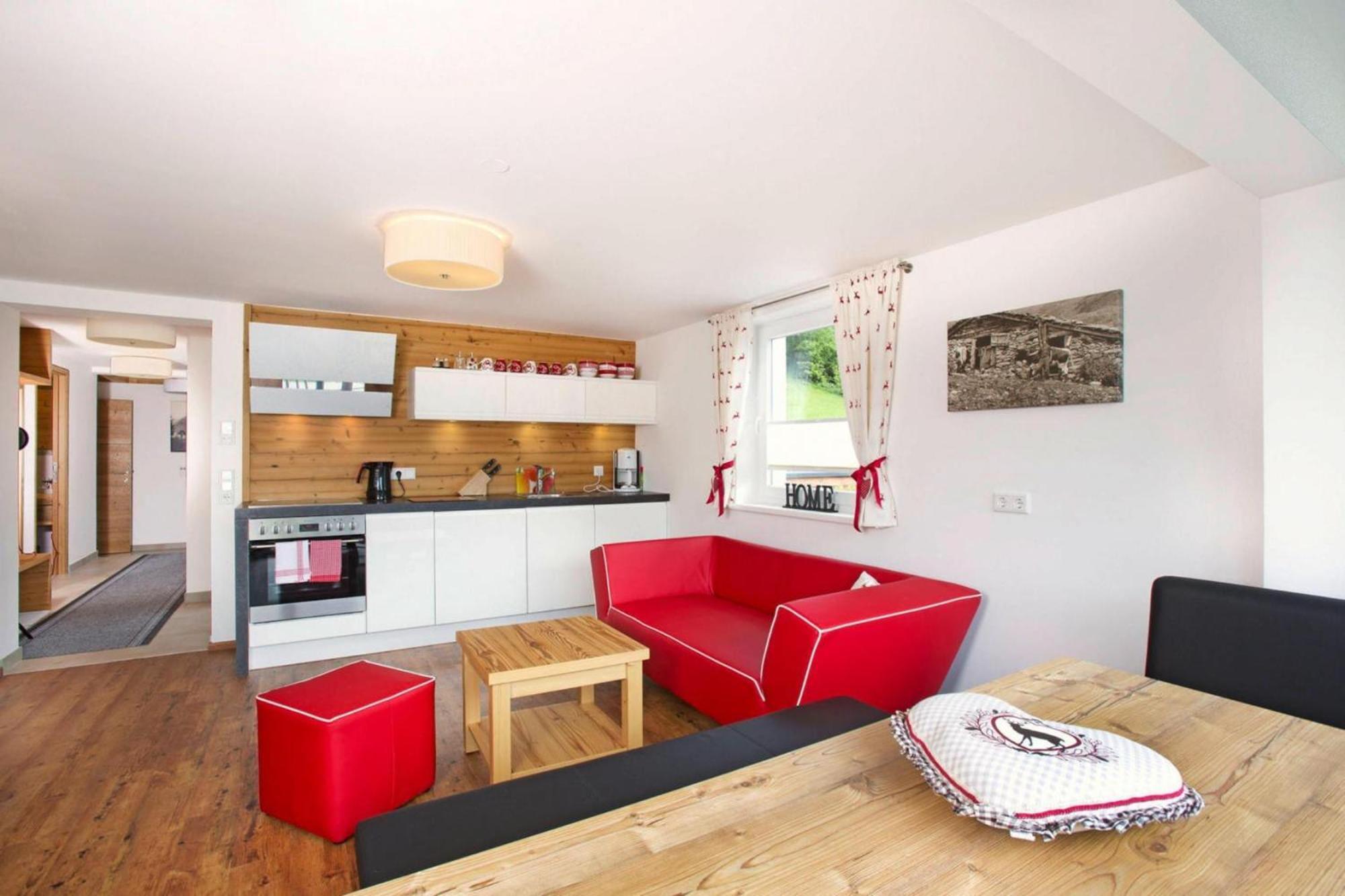 Apartment In Neukirchen With A Balcony Neukirchen am Großvenediger Eksteriør bilde