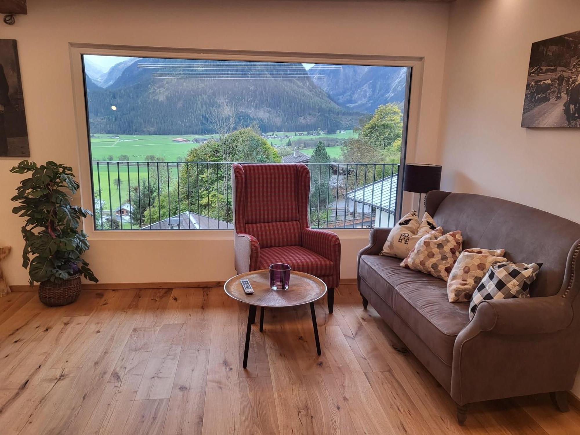 Apartment In Neukirchen With A Balcony Neukirchen am Großvenediger Eksteriør bilde